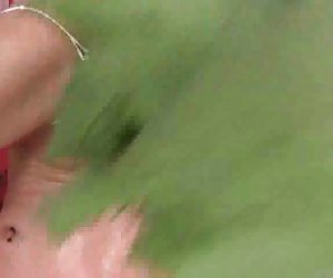 Горячая брюнетка трахает большой член скачать порно на пк