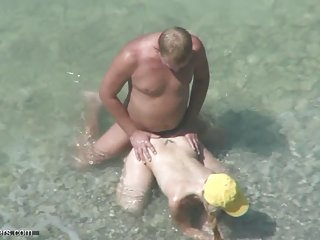 Сексуальная массажистка лесби пальцами порно видео на телефон ласкает молодую брюнетку
