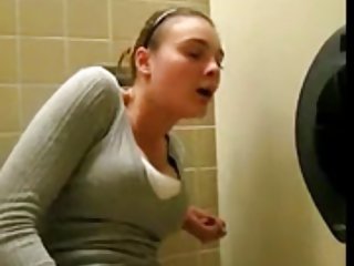 Очаровательная порно фото секс рыжая девушка мастурбирует